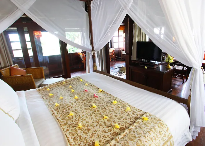 Tugu Bali, 5*