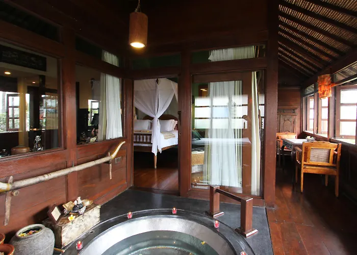 Tugu Bali, 5*