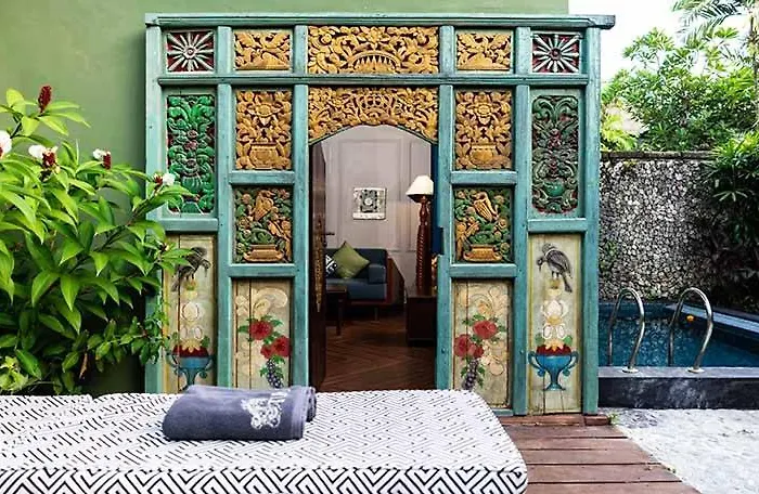 Tugu Bali, 5*
